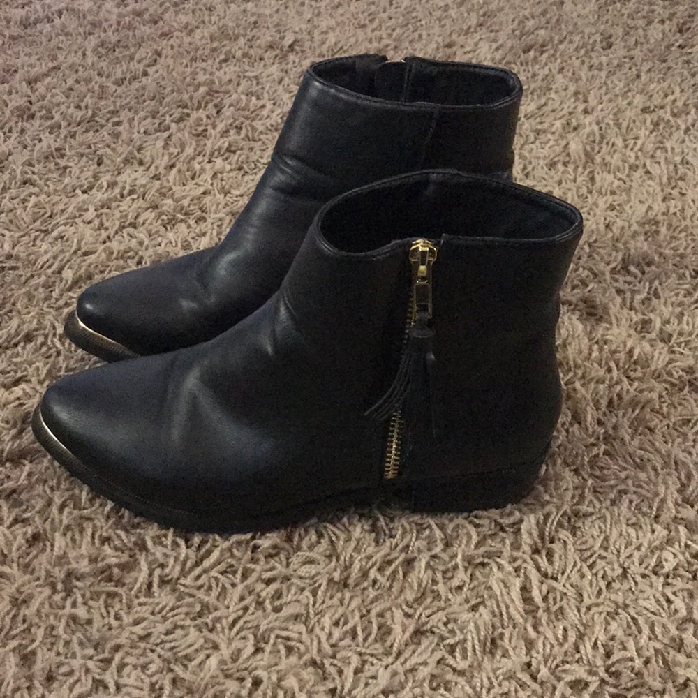 Black metal tassels ankle boots $30